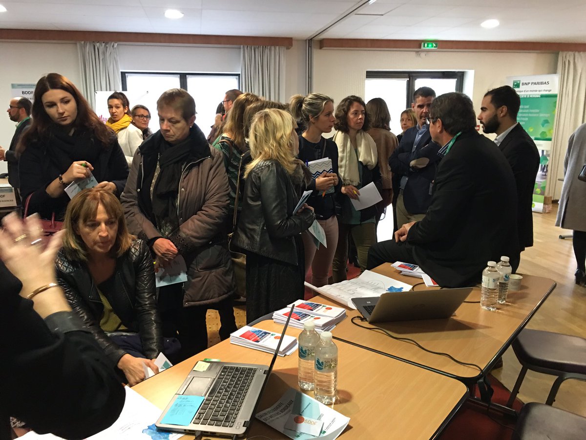 p_cnapelynck's tweet photo. Ce jeudi, 600 collaborateurs BNPP du bassin d’emploi de Bordeaux présents au Forum des métiers organisés avec nos collègues de PF,Centre de Services, Réseau,CSSB, Arval, Leasing Solution, Cardif, Risk. #BDDFOperations bien représenté avec un stand qui a connu un franc succès. https://t.co/APxqYI9IFD