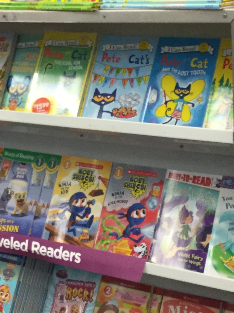 faccone_mrs's tweet photo. Spring book fair preview! @VineyardsVipers https://t.co/Jx9e9pLX9c