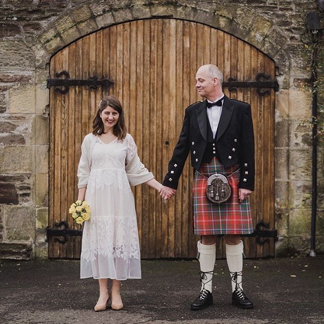 alexknightphoto's tweet photo. Love how this simple garage door became a backdrop for this cute portrait! #weddingphotographer #coupleportraits #simplebackdrop #dunblane #leedsweddingphotographer #travellingweddingphotographer https://t.co/aDZ29nJxn5 https://t.co/zTwXZLaWdb