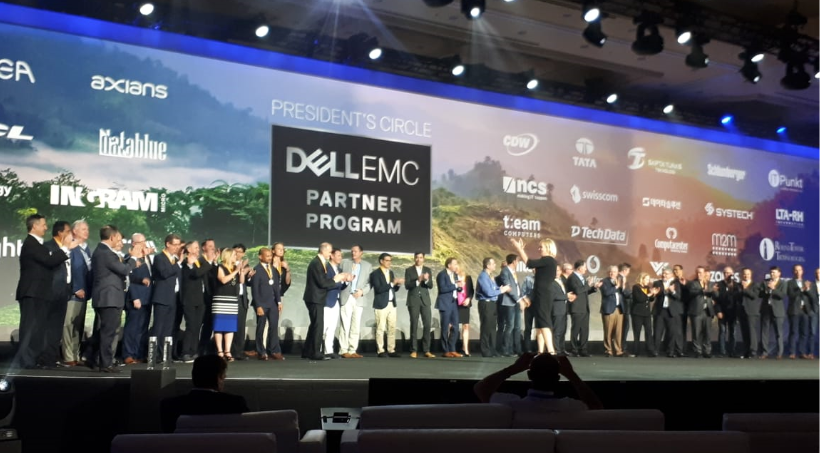 camarenaalvaro6's tweet photo. #DTWChallenge Desde 1999, he visto a nuestros partners participar en el antiguo #DellWorld y ahora en el #DellTechWorld, ampliando año a año esta increíble red de canales. En la foto, la premiación de partners del #DellEMCGPS 2018. https://t.co/FJzVz4hcew