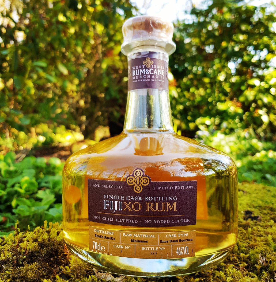Something a little special to try at <a href="/RhumFestParis/">Rhum Fest Paris</a> this weekend on <a href="/explodugout/">LExplorateurDuGoût</a> stand, a market exclusive Single Barrel Fiji XO Rum
See you tomorrow
À votre santé
🥃🇫🇯 🇲🇫 
#rhum #festival #Paris