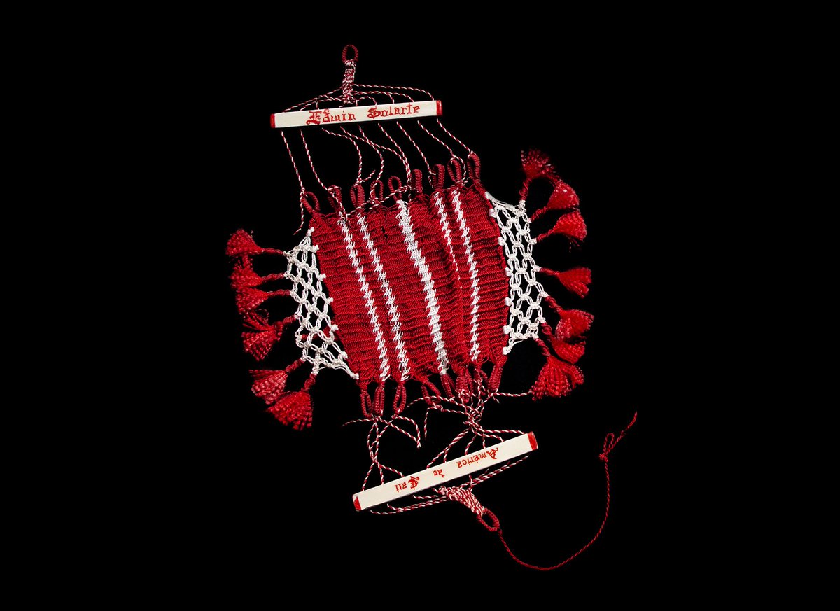 UN_News_Centre's tweet photo. The items that displaced people carry with them when they have to leave their homes often become physical representations of a world that has since disappeared. For many, they represent a promise of return. #HoldingOn @UNmigration More here: https://t.co/AVk0zmAhoc https://t.co/4zhOQxYtd2