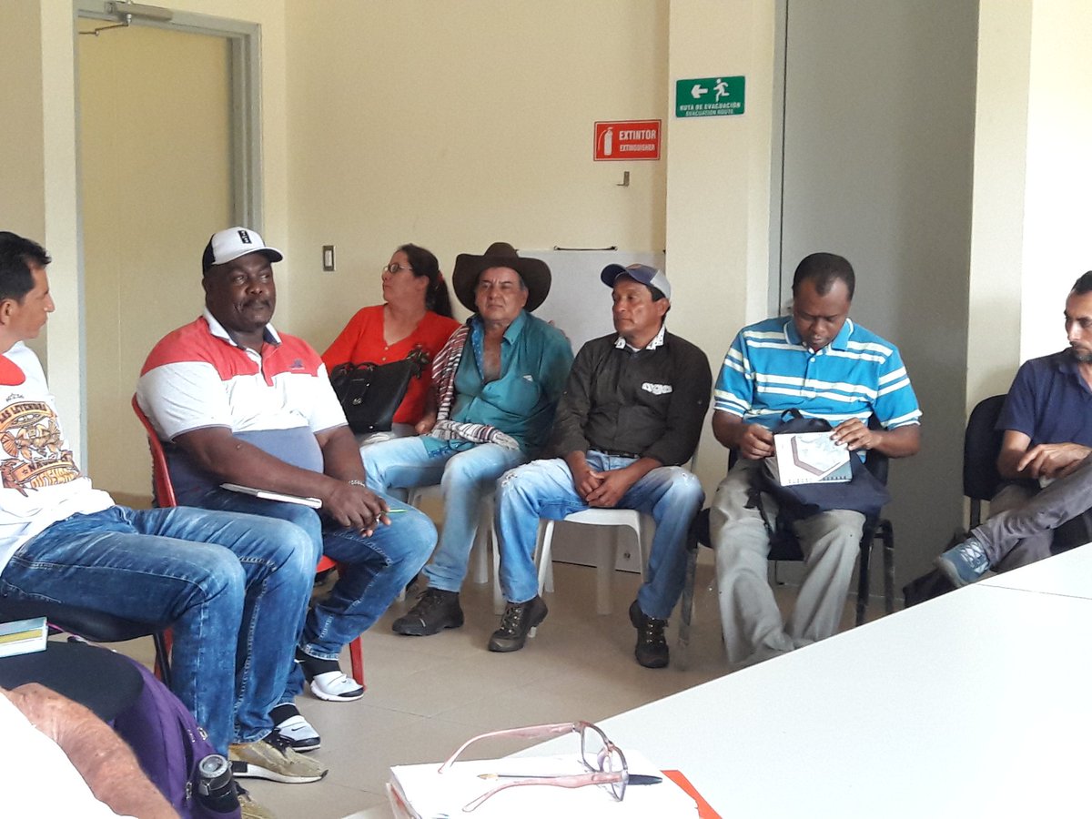 MesaHumanitaria's tweet photo. Desde Vistahermosa estamos reconstruyendo la Memoria Histórica de la #MesaHumanitaria Grandes líderes y  organizaciones le han apostado históricamente a la defensa de los D.H. y reafirmamos como Mesa Humanitaria Municipal, la convicción de defender la paz, el territorio y la vida https://t.co/FOAOlqxPyD