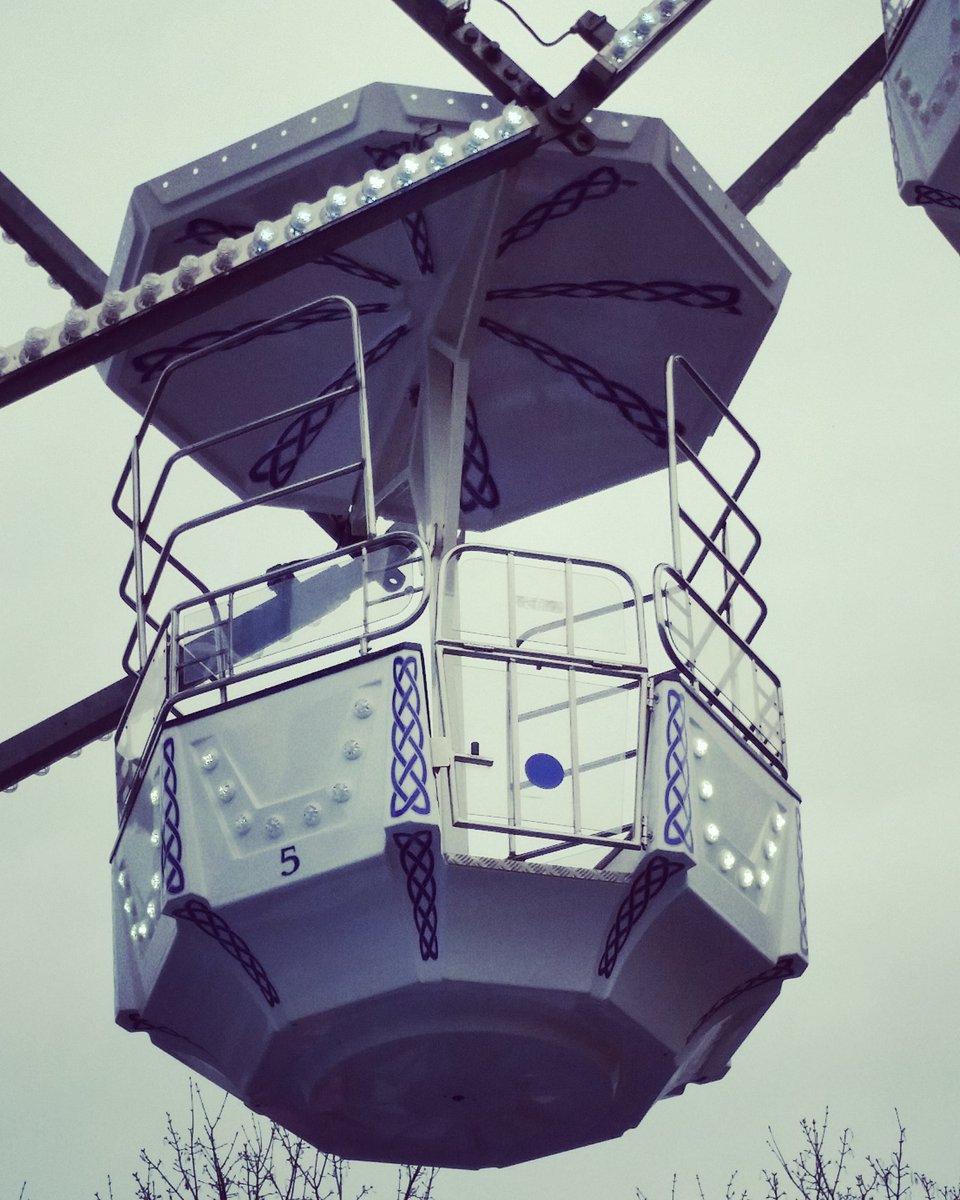 s1_tracey's tweet photo. Loving the #PanoramicWheel #ArthursQuay #RiverShannon #Limerick #LimerickEasterFestival #RiverfestLimerick #LoveWhereYouLive https://t.co/gTYsLHZfAx