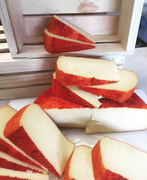 Kick your Grilled Cheese Sandwich Day celebrations up a notch by using locally-made cheese from Charleston Artisan Cheesehouse. 💯 Shop in-store or online at charlestonartisancheesehouse.com

📷: @chscheesehouse