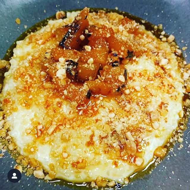 A lot of puddings going up at the minute, I guess we have a few other strings to our bow here @deanesmeatlocker . Baked rice pudding with caramelised pineapple and toasted hazelnuts! Absolutely divine! #lovedeanes #belfastfood #sweettooth #classicpudding… bit.ly/2UwdWqw
