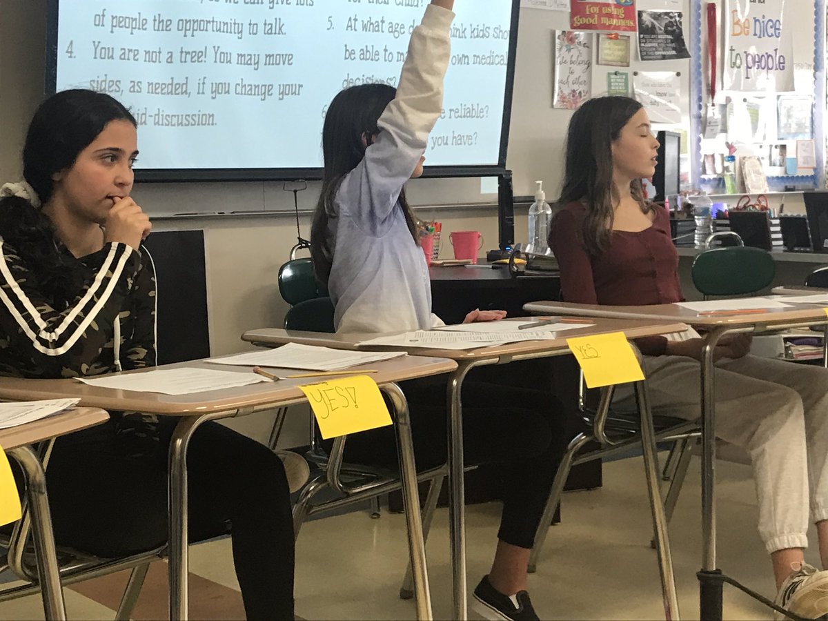 kate_marci_'s tweet photo. Such great S participation today! Debated whether it should be mandatory to vaccinate your kids. As you can see, they were thinking so much, they kept changing their minds! #daybeforespringbreak #stillworking #testprep https://t.co/SzdfsqHTFC