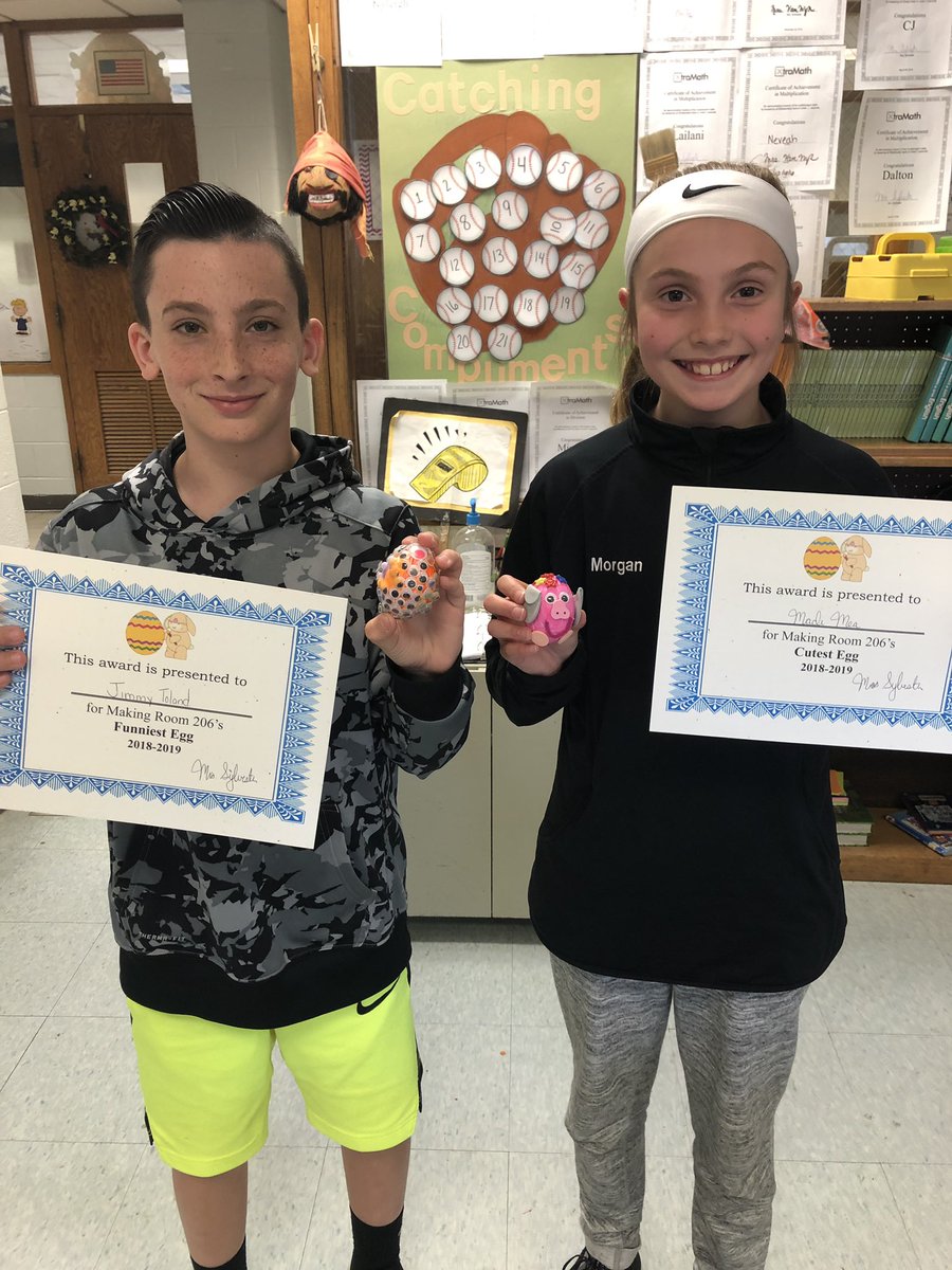 MrsSylvester206's tweet photo. Egg decorating fun today!! Winners: Cutest: Madi, Funniest: Jimmy, Most Creative: Olivia https://t.co/KQfdaYWK3Y