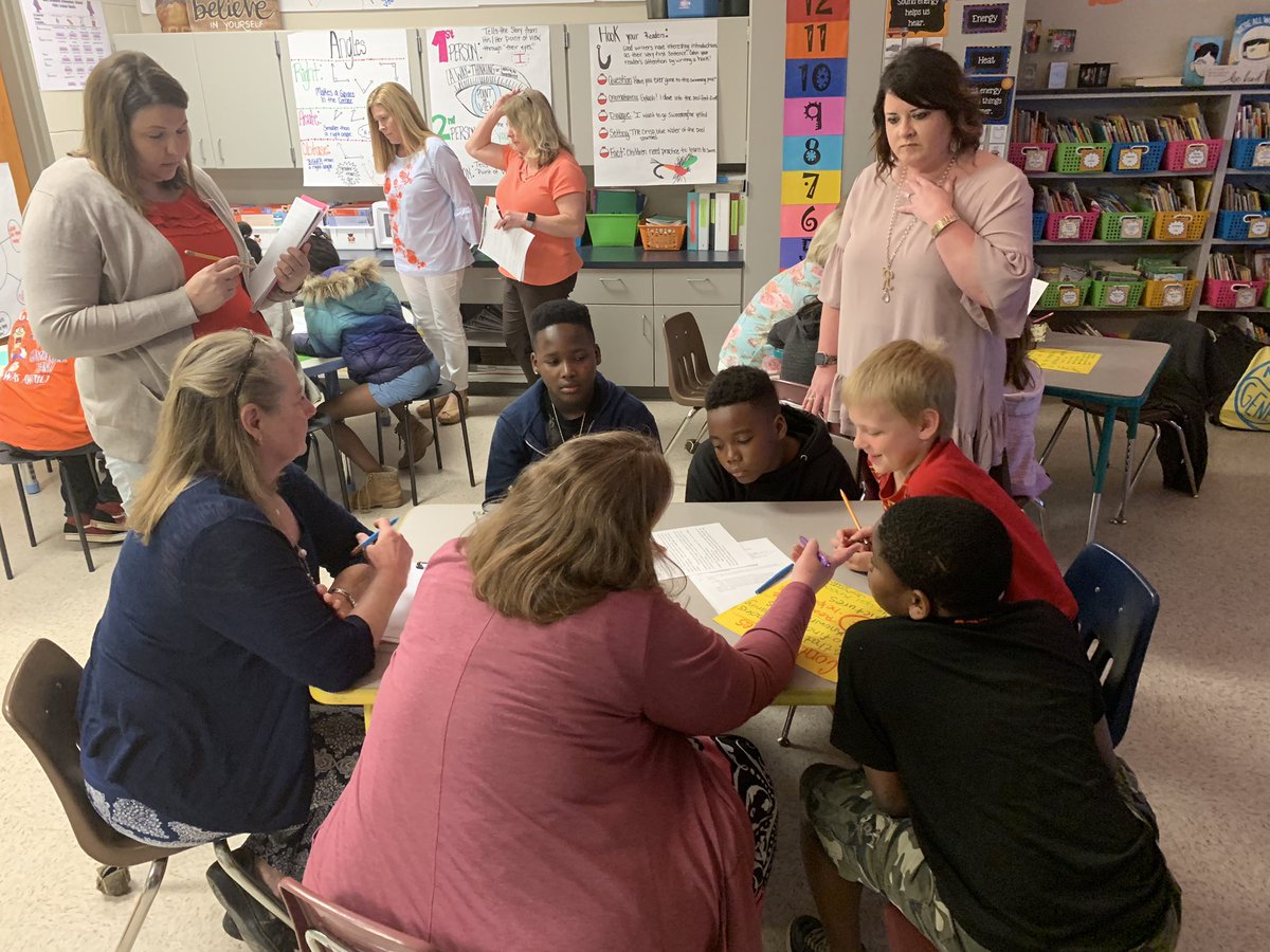 AGoninan's tweet photo. @EducationSC - #SCTeachers, #SCReadingCoaches &amp; #SCLiteracySpecialists collaborated @BramlettBears today for an amazing day of learning about Shared Reading &amp; coaching practices. https://t.co/210IWix0Fg