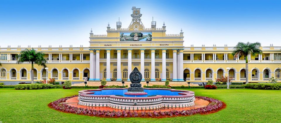 daily_trust's tweet photo. JUST IN
A First Class Chemistry Graduate of the Usmanu Danfodiyo University, Sokoto, (UDUS), Stella Emelife Chinello, has broken a 100-year old record at the Mysore University,India, where she was decorated with 20 Gold Medals and five cash prize awards 

https://t.co/sSWx8c0MKW https://t.co/qGfeiQH3Xf