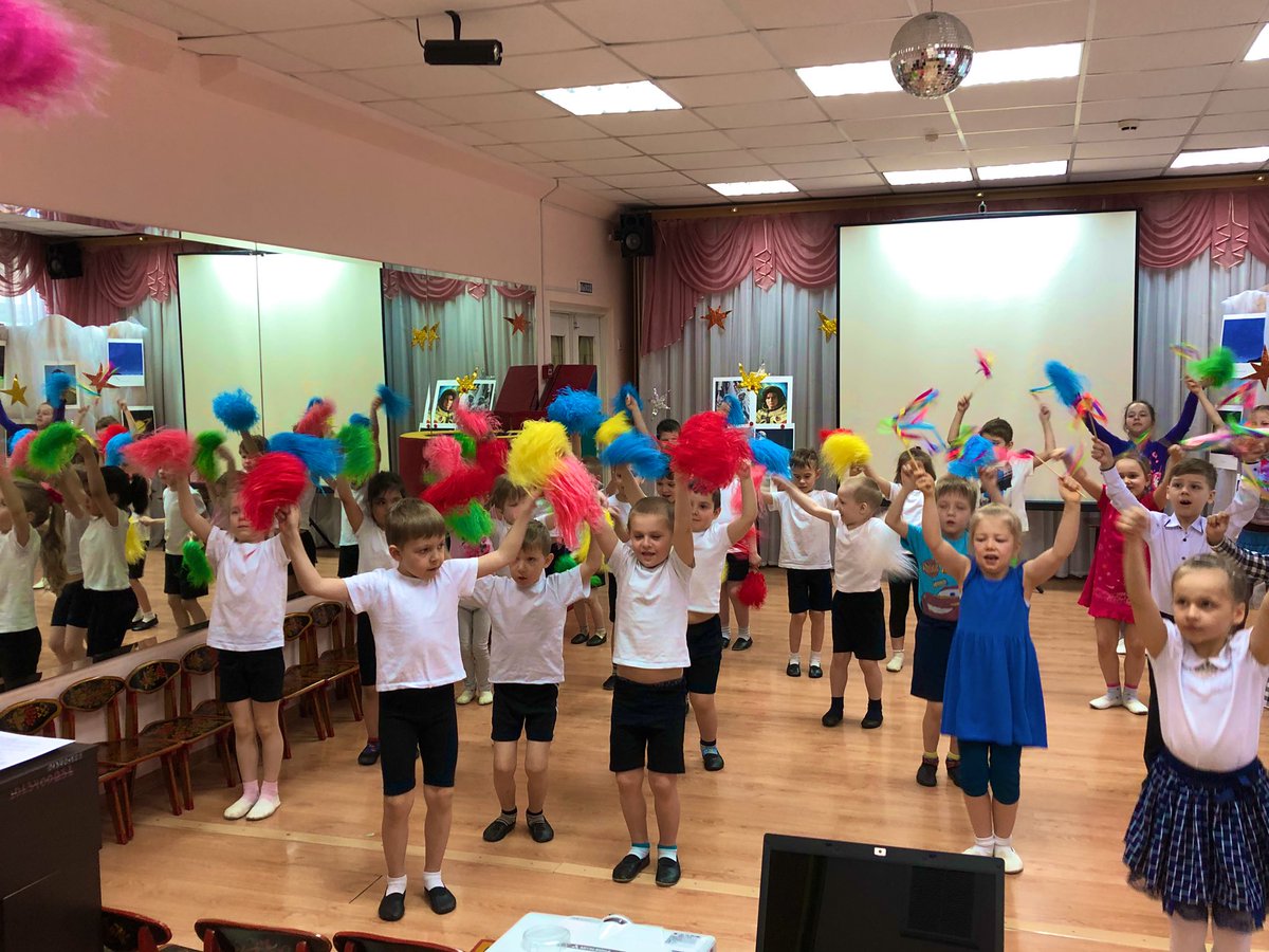 IrinkaShu's tweet photo. Школа 1582 Д/О 1781 «Солнышко» Группа 6 «Досуг посвящённый дню Космонавтики» https://t.co/6KMVbTWATp