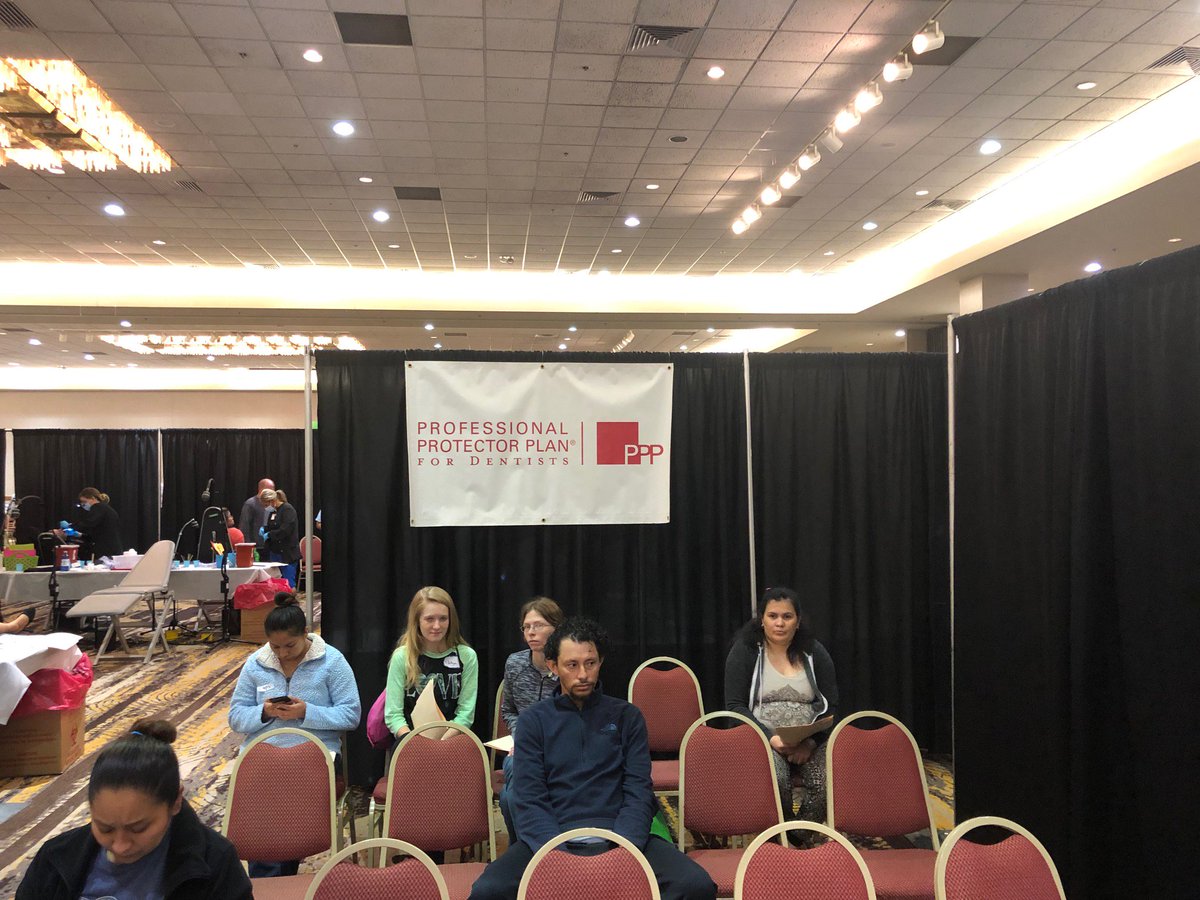 PPPDentalPlan's tweet photo. HAPPY NATIONAL VOLUNTEER WEEK! We're having a great first day at the Arkansas Mission of Mercy in Springdale! #ArMOM is an annual two-day free dental clinic for under served Arkansans. All services are provided free of charge by a host of volunteers. #NVW https://t.co/C2uMzTWpfS