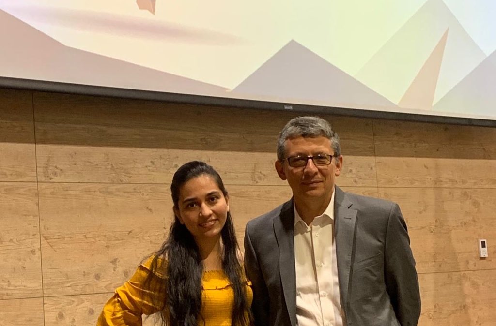 alejandrocheyne's tweet photo. Encuentro con egresados UR en Yopal. Erika Viviana Niño, emprendedora en confección para Casanare. https://t.co/atPBjmjF4c