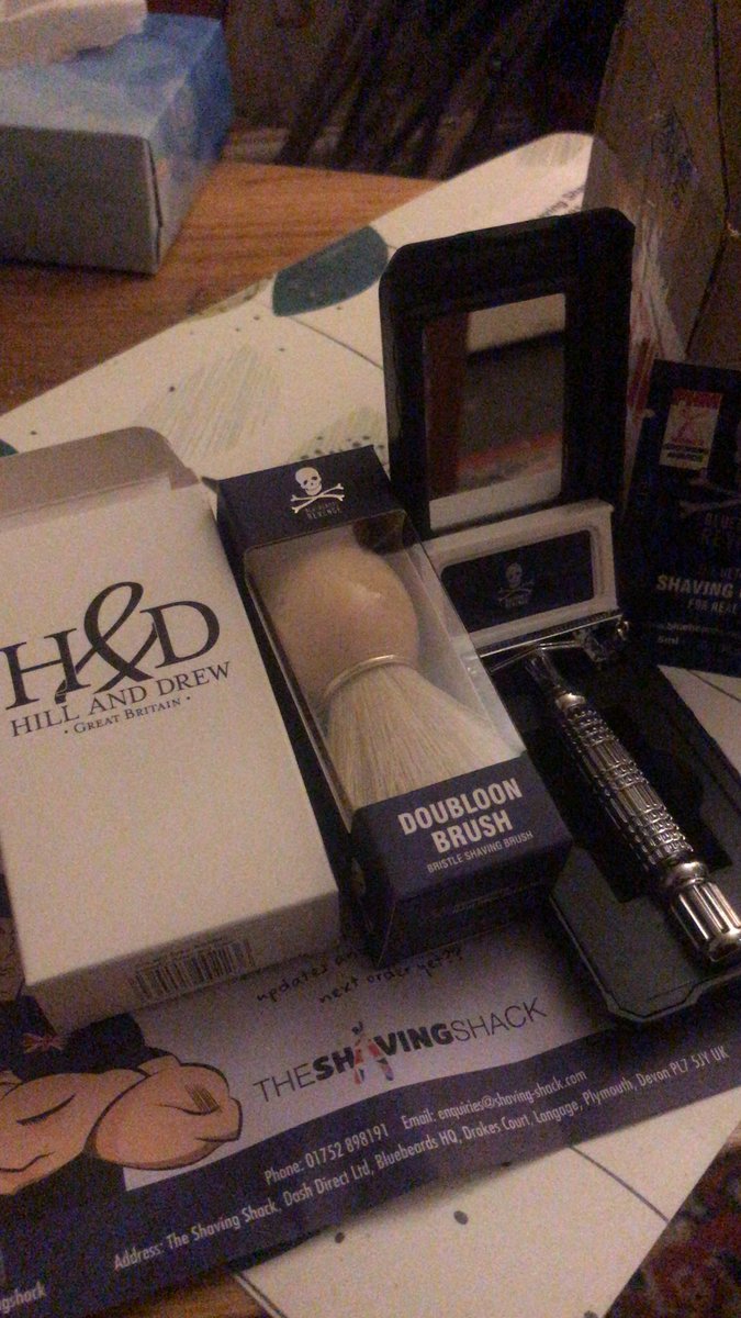 New DE razor upgrade courtesy of <a href="/shavingshack/">Shaving Shack</a> can’t wait to test her out tomorrow morning! #traditional #shaving #thebluebeardsrevenge #hillanddrew