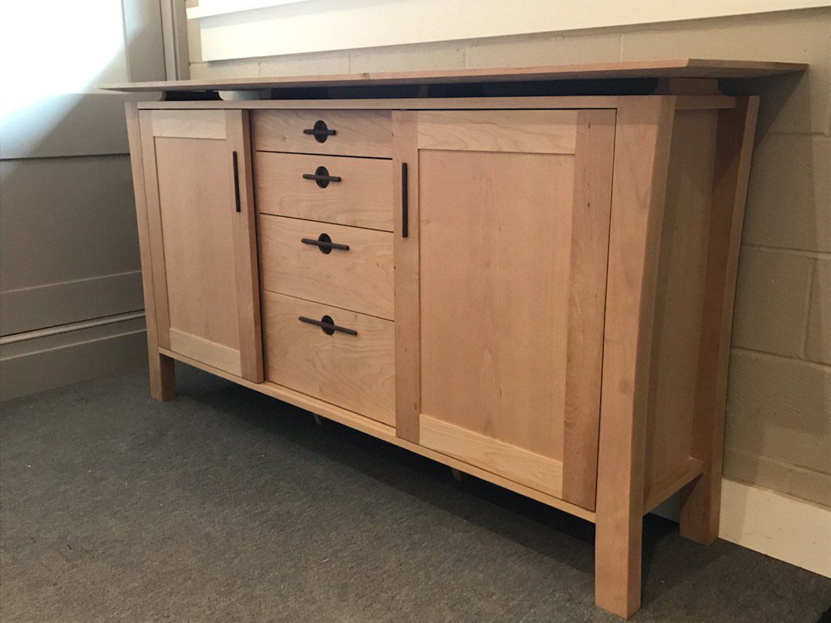 Tenoninmortice's tweet image. Cherry custom cabinet just needing its coat of oil to bring it to life, showroom is starting to feel more show than room.
#customfurniture #bespokecabinets #oneoffdesigns