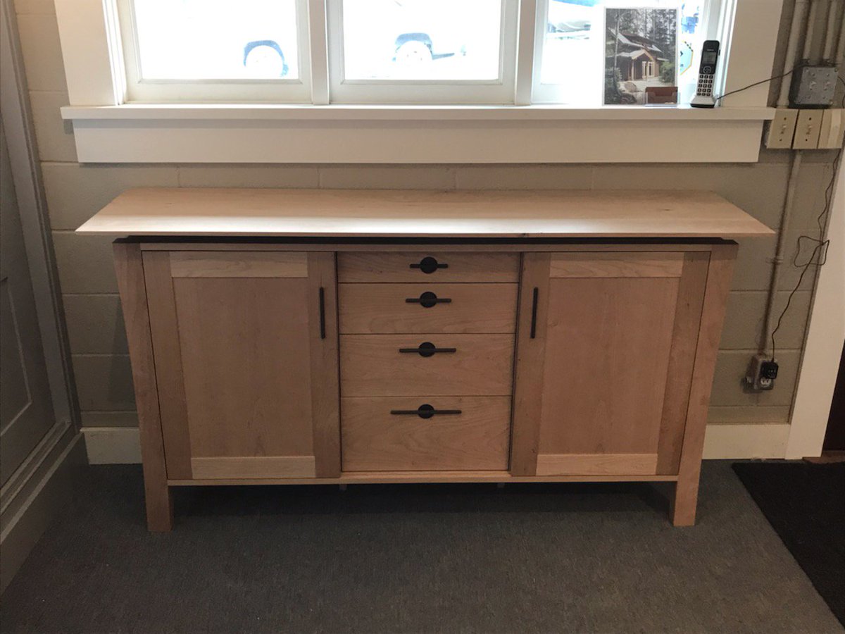Tenoninmortice's tweet image. Cherry custom cabinet just needing its coat of oil to bring it to life, showroom is starting to feel more show than room.
#customfurniture #bespokecabinets #oneoffdesigns