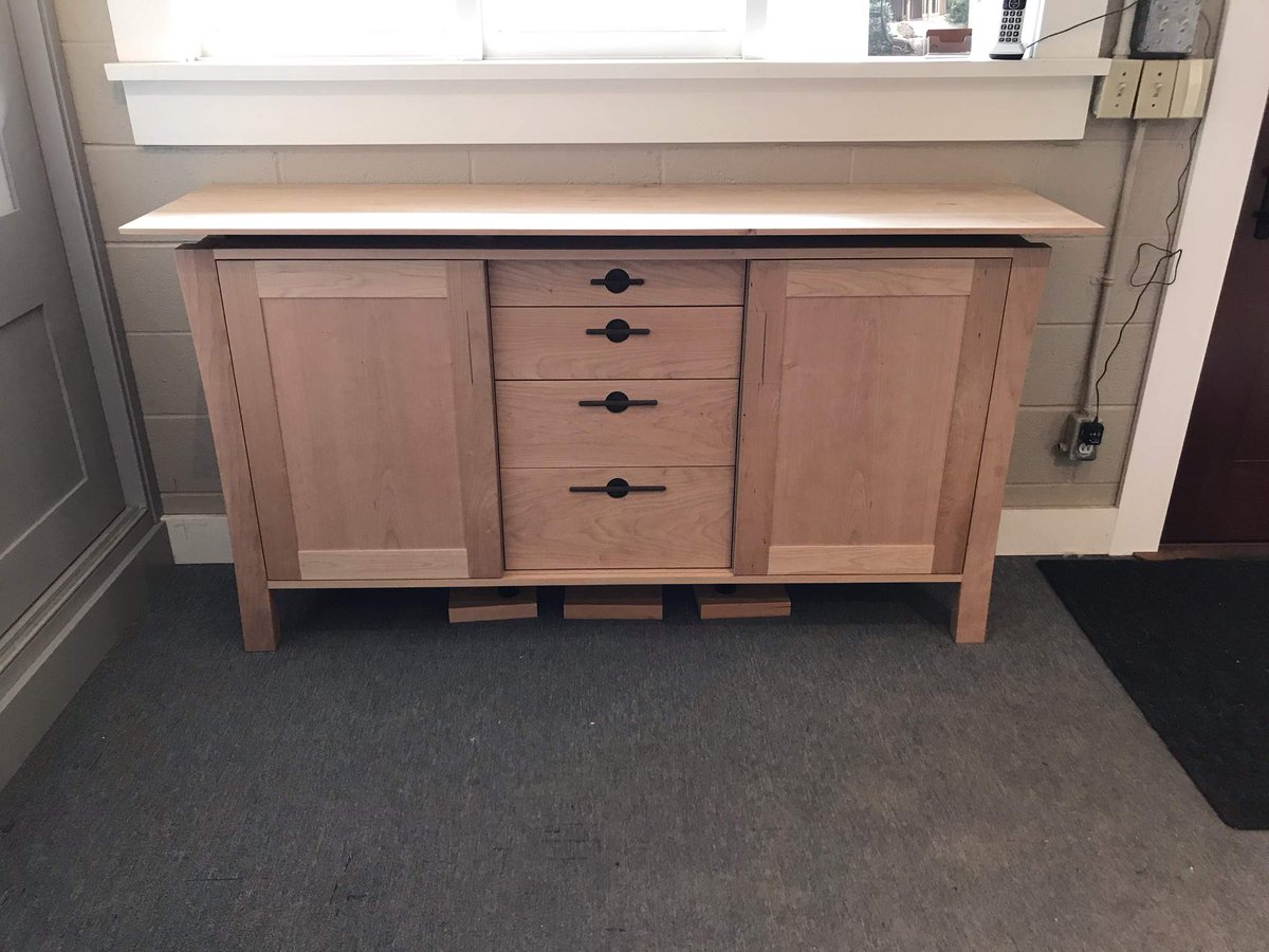 Tenoninmortice's tweet image. Cherry custom cabinet just needing its coat of oil to bring it to life, showroom is starting to feel more show than room.
#customfurniture #bespokecabinets #oneoffdesigns