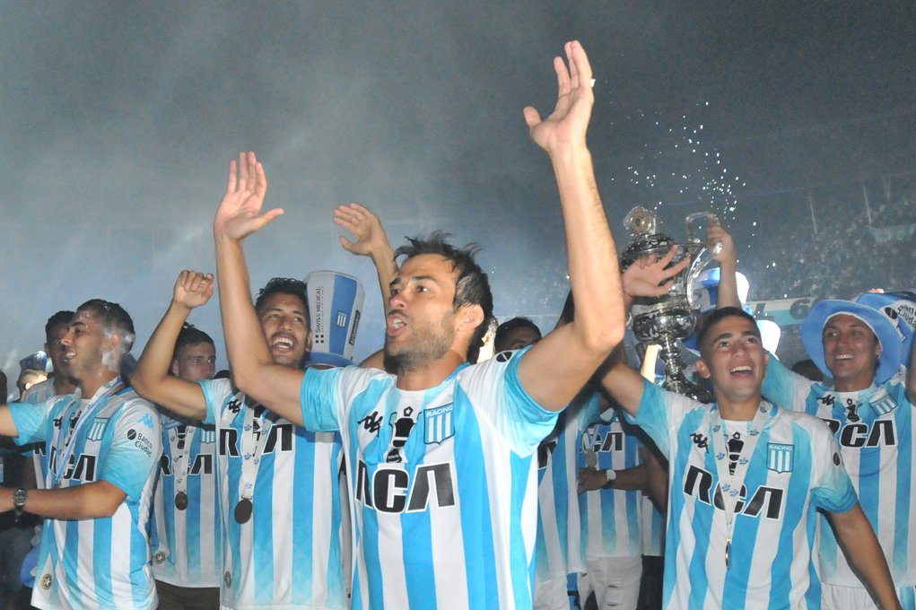 ¡Que levanten las manos todos los campeones! 🖐️🖐️🖐️

#RacingClubCampeon2019
#LaSuperligaEsNuestra