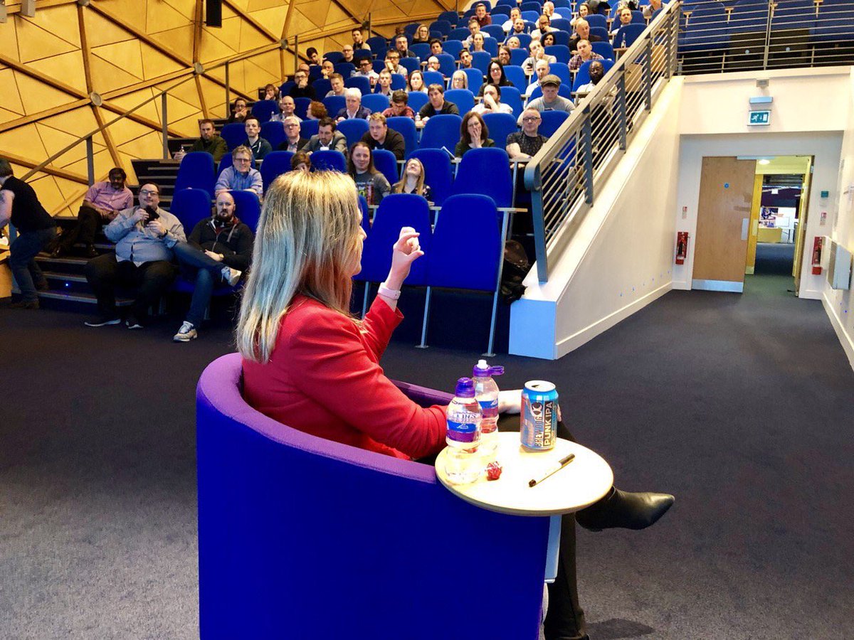 lissijean's tweet photo. Last night we had the Escaping the Build Trap launch in Scotland with @ScalingAgilScot and it was awesome. Also the best dressed attendees. Thanks for having me! #prodmgmt https://t.co/ObWyxyuCDf