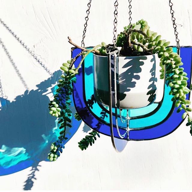 These plant hangers from @higherpaneglass are EVERYTHING. bit.ly/2VHgSgy