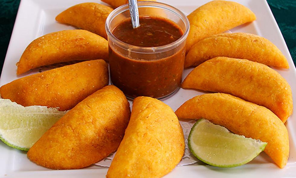 ShadowBrew's tweet image. Crazy Empenadas will be at Shadow Puppet's food this Friday!  Enjoy their authentic Colombian delicacies, which pair perfectly with a number of our light and fruity beers such as Shy Cacti Mexican Lager.  Open 12-9pm.

#shadowpuppetbrewing #relax.indulge.repeat #crazyempenadas