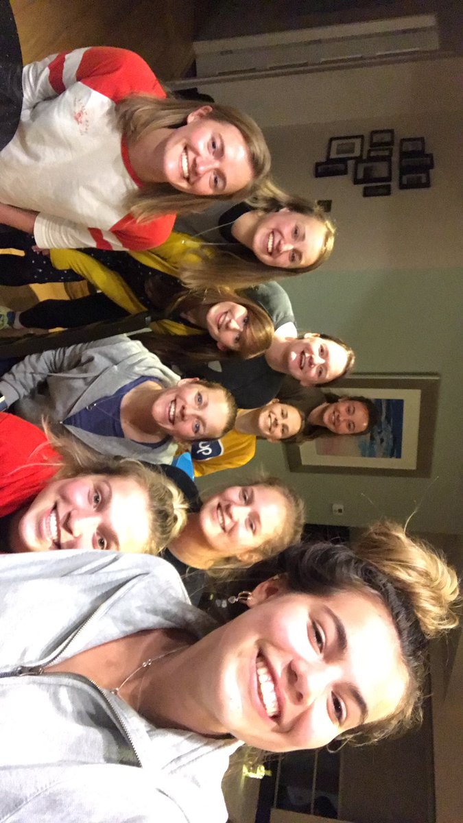 Fuelling ourselves before clawing the victory tomorrow 😻😻 #mtc #imbackbitches