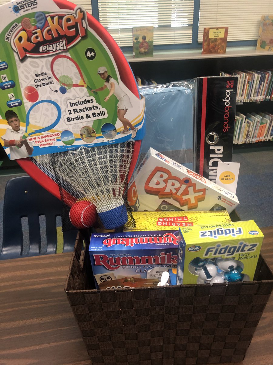 WidenElementary's tweet image. We love you Ms. Bartley! #LibrarianAppreciationWeek