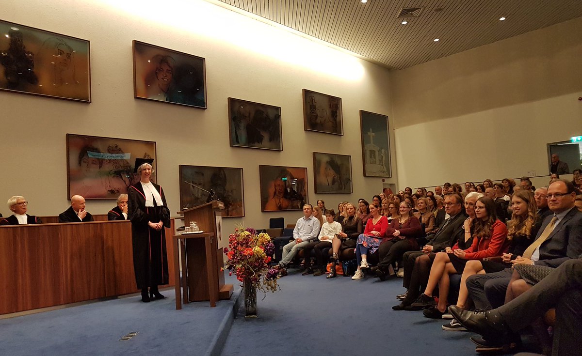 Trots op onze lector <a href="/AnoukeBakx/">Anouke</a> die  nu ook hoogleraar is aan de <a href="/Radboud_Uni/">Radboud University</a> . Tijdens de inaugurele rede het thema 'begaafdheid' duidelijk neergezet. #wetenschap, #opleiden #basisonderwijs mooi verbonden. <a href="/FontysKindEduca/">Kind en Educatie</a> <a href="/FHKE_Lectoraat/">FHKE-Lectoraat</a>