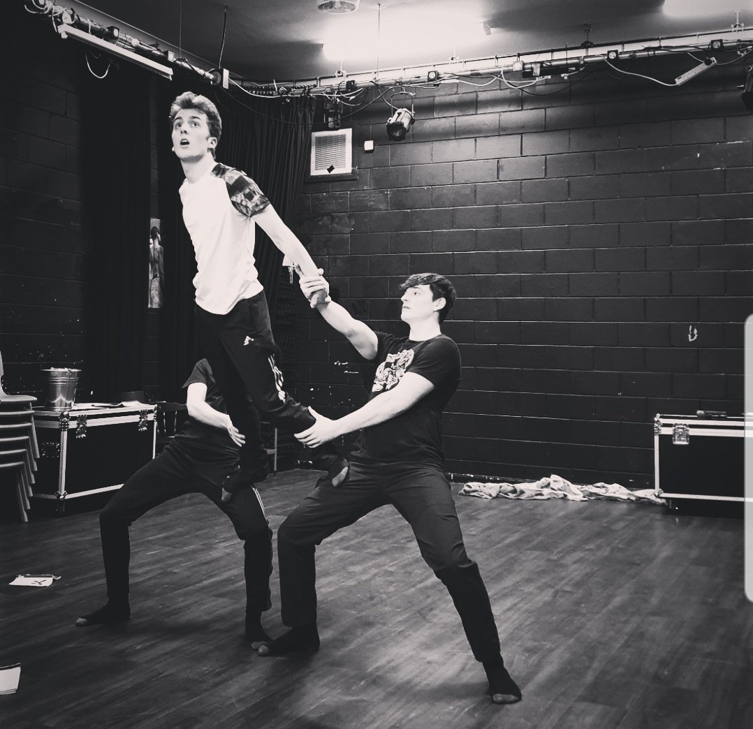 grace_goulding_'s tweet photo. Fab rehearsal with @offthegroundtheatre and director @danotg with their new production Moth by #declangreene! Ace work all, thanks for having me!! @hopestreettheatre in May!
Performers in the pics: James, Ben, Jim and Dan. #moth #physicaltheatre #fantasticwork #movementdirector https://t.co/hsTvAmlj9Q