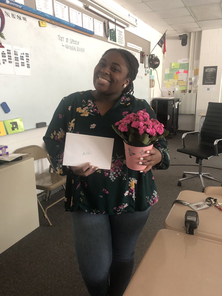 DrKMcCollum's tweet photo. This week has been amazing! The 6th grade team and students have shown me so much love! I’m going into Spring Break with a full heart and big smile! #6thGradeStrong #WCMSPride https://t.co/Ra76qThVUU