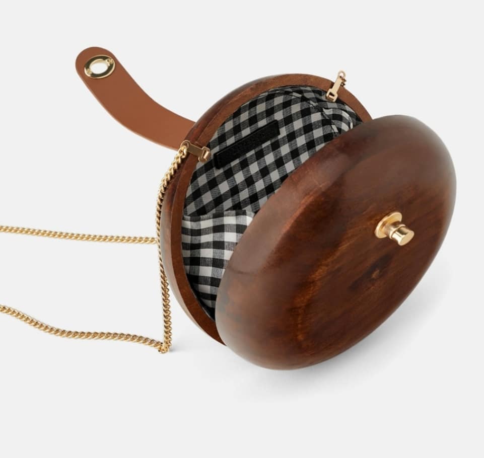 renikezfits's tweet photo. A night out on a Friday calls for a fun bag.
Zara wooden cross bag is available to pre-order.
N17,500 only
#bestdressedcircle https://t.co/EhlzapTLaV