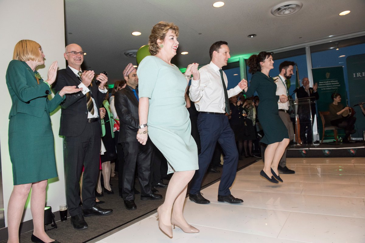 IrishMissionUN's tweet photo. @NorwayUN @NorwayMFA @IrelandMFA_RBLX Céad míle fáilte @NorwayUN ! That’s one hundred thousand welcomes to #OneDag💚 We’ll take you on, any day, on the dance floor- those are our best steps! 🇮🇪 https://t.co/uluWfiWFmk