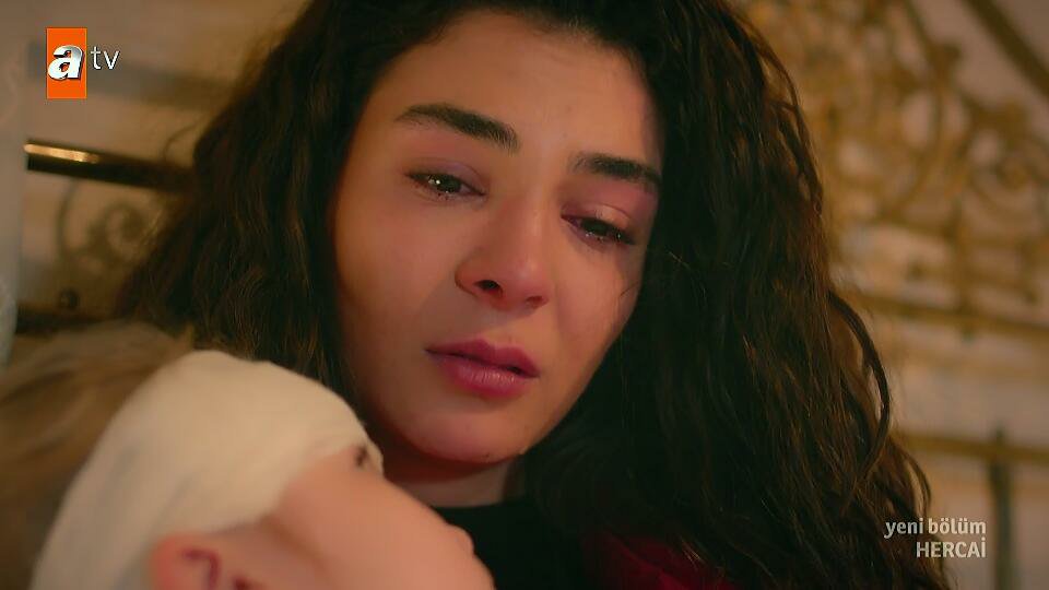 Şadoğlu konağındaki tüm kızlar Miran'a yanık yalnız. :) #Hercai #benimgünahım