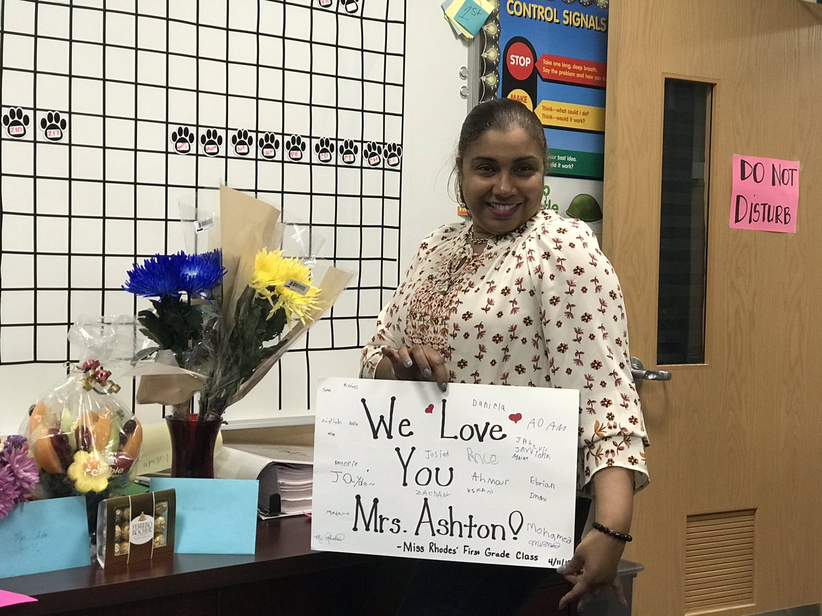 DesireeFaison's tweet photo. #APWEEK2019
@EvanGShortlidge @ShortlidgeRocks
Mrs. Ashton!!! https://t.co/DZ0XFbSgtJ
