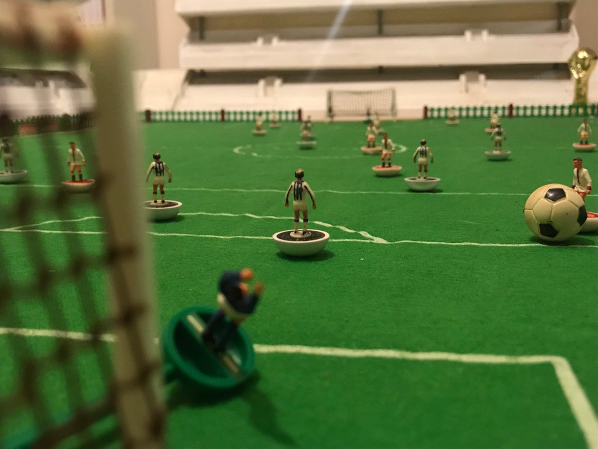 pperucchini's tweet image. #propagandalive Subbútéo o Subbuteo... Zoro l’importante è giocare!