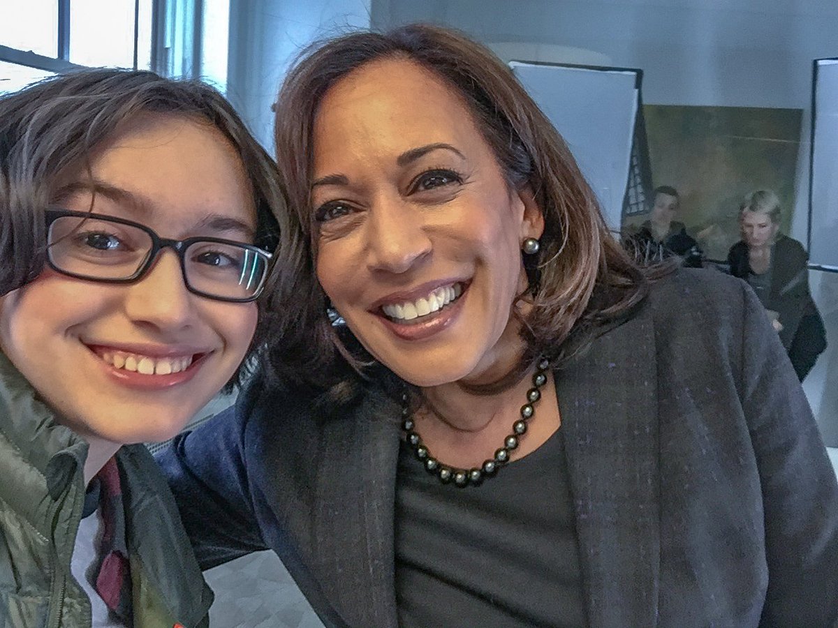 RumbleComics's tweet image. Here'a a selfie I took with Senator @KamalaHarris and a photo @smrtgrls caught of the exact same moment! This was right after we finished filming and I was feeling relieved. Videos coming over the next few weeks, check my site for details: rumblecomics.com