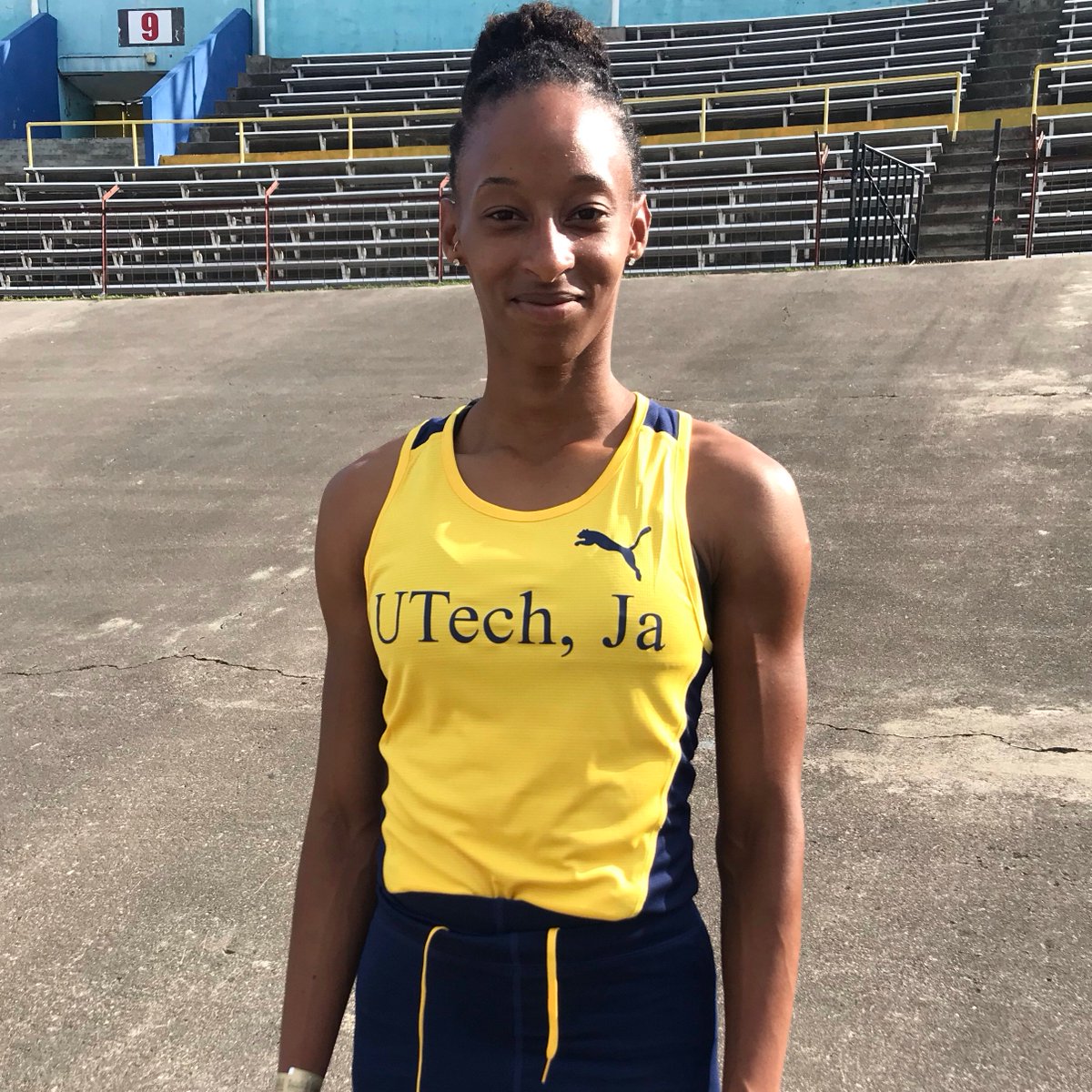 trackalerts's tweet photo. Sada Williams of UTECH wins her heat if the women 400m in 53.14 #Intercol2019 https://t.co/RQGHyGI4co