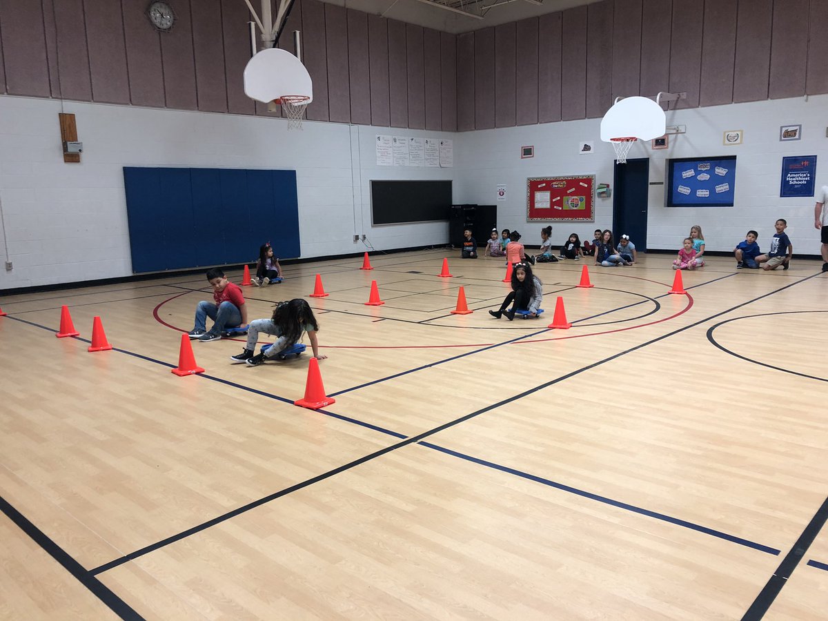 WeAreAble99's tweet photo. In PE, we’re coming together as a community to teach &amp; help students better understand the abilities of those around us. This gives us the opportunity to celebrate one another’s differences &amp; abilities while raising awareness &amp; spreading positivity. @SpecialOlympics @fcpsnews https://t.co/q7mi2QeUSk