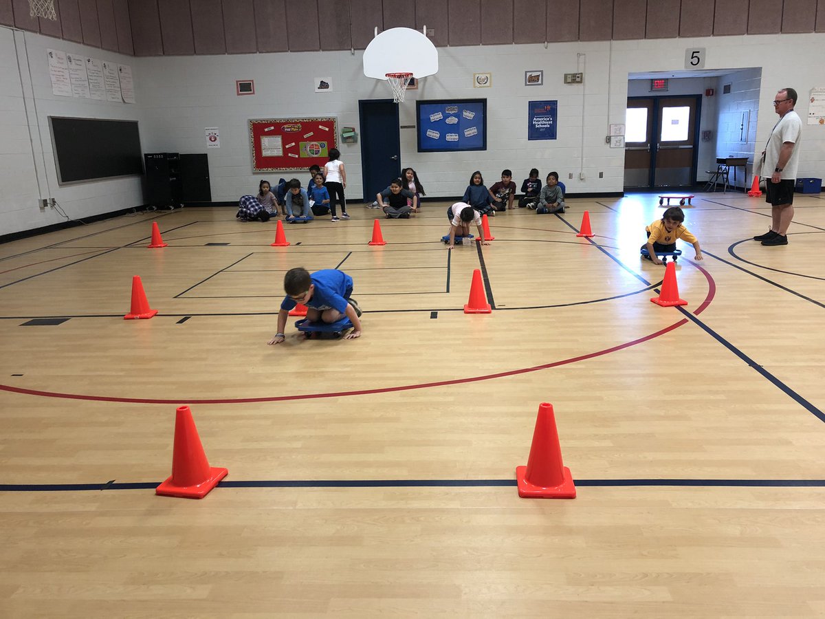 WeAreAble99's tweet photo. In PE, we’re coming together as a community to teach &amp; help students better understand the abilities of those around us. This gives us the opportunity to celebrate one another’s differences &amp; abilities while raising awareness &amp; spreading positivity. @SpecialOlympics @fcpsnews https://t.co/q7mi2QeUSk