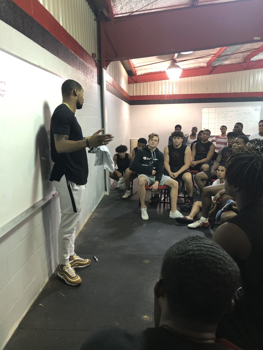 Coach_Mike_D's tweet image. More great things happening at Del City today! My guy @JRich__23 had a great message for our kids.. I love his willingness to give back to the place that poured into him! Can’t wait to put his Chargers jersey on the wall in the new weightroom!