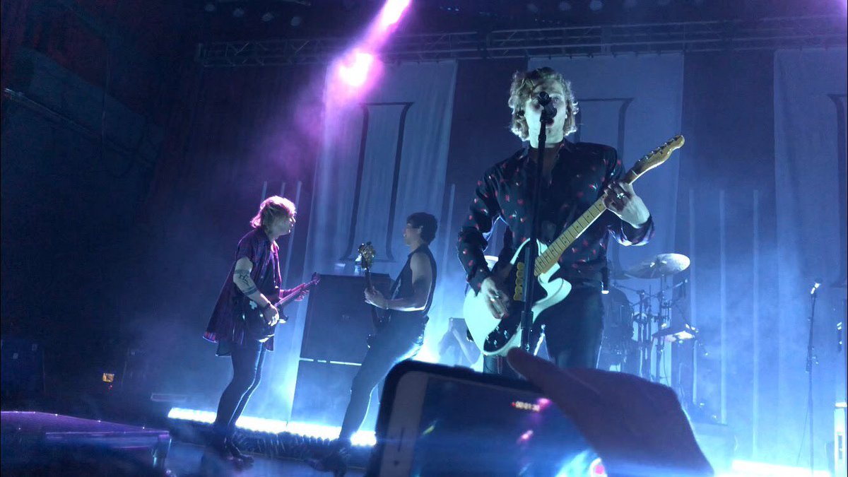 loveerofmine's tweet image. HAPPY 1 YEAR SINCE MY 5SOS3 SHOW This was truly one of the best concerts i’ve ever gotten to experience. I’ll never forget that adrenaline rush and feeling of absolute happiness seeing my 4 favorite people in the whole world after waiting for so long. &amp;lt;333 #5SOS3silverspring