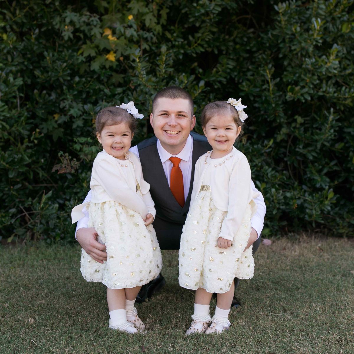 sharegvl's tweet photo. He can name three examples of identical twins. - https://t.co/kFepIFMpML https://t.co/0ytx7oDaay