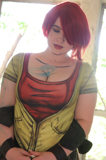 Lilith is best girl and I&rsquo;ll fight anyone that disagrees😤 https://t.co/GtHBSvEfQ3