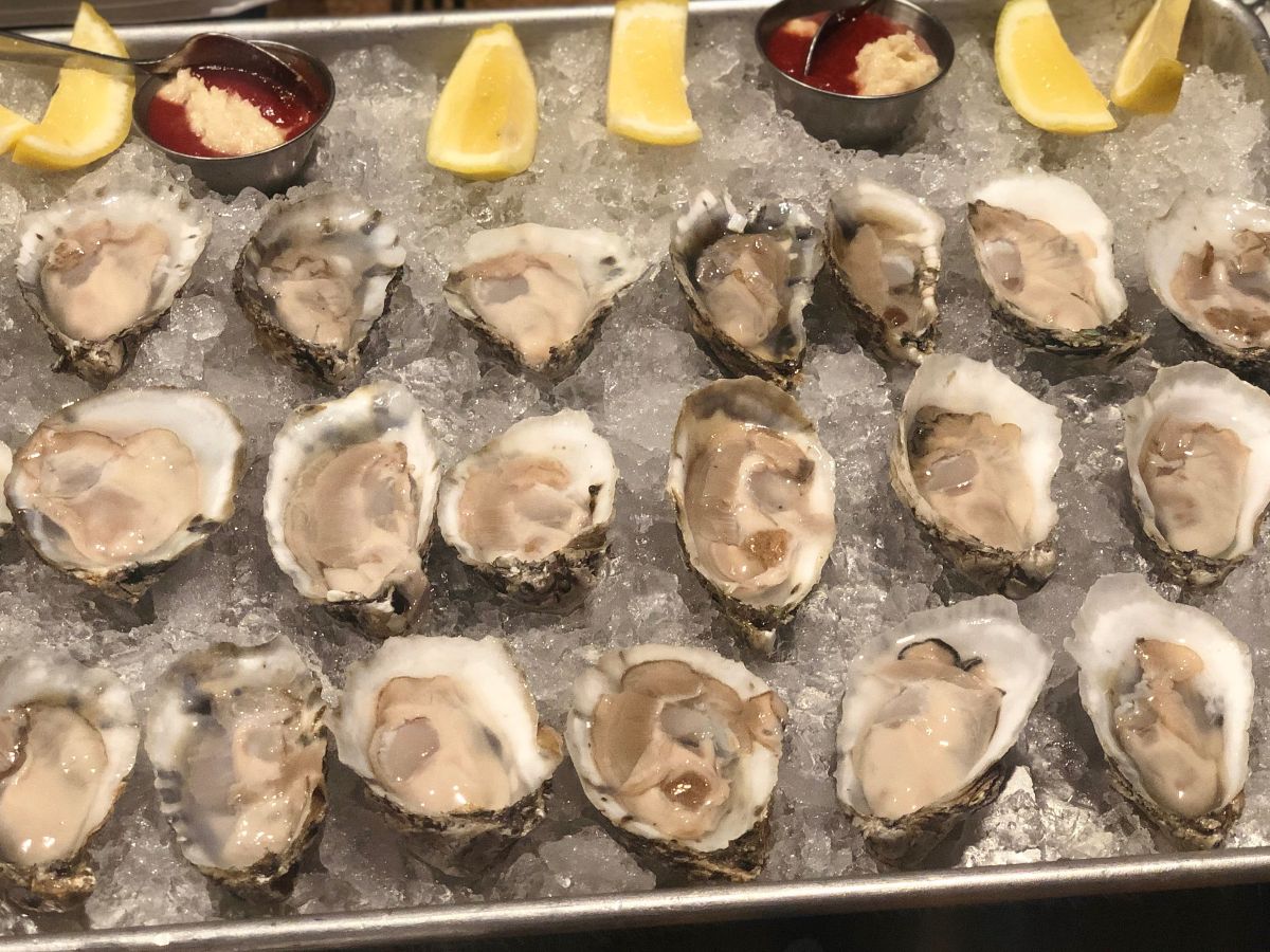 MariosOceanClub's tweet photo. Mario's Ocean Club - https://t.co/11YIZ2yJj1
April Current: Best Seafood on a Budget 
Happy Hour $1 Oysters 
Lunch Combos 
Date Night https://t.co/NtfEYA0k4w