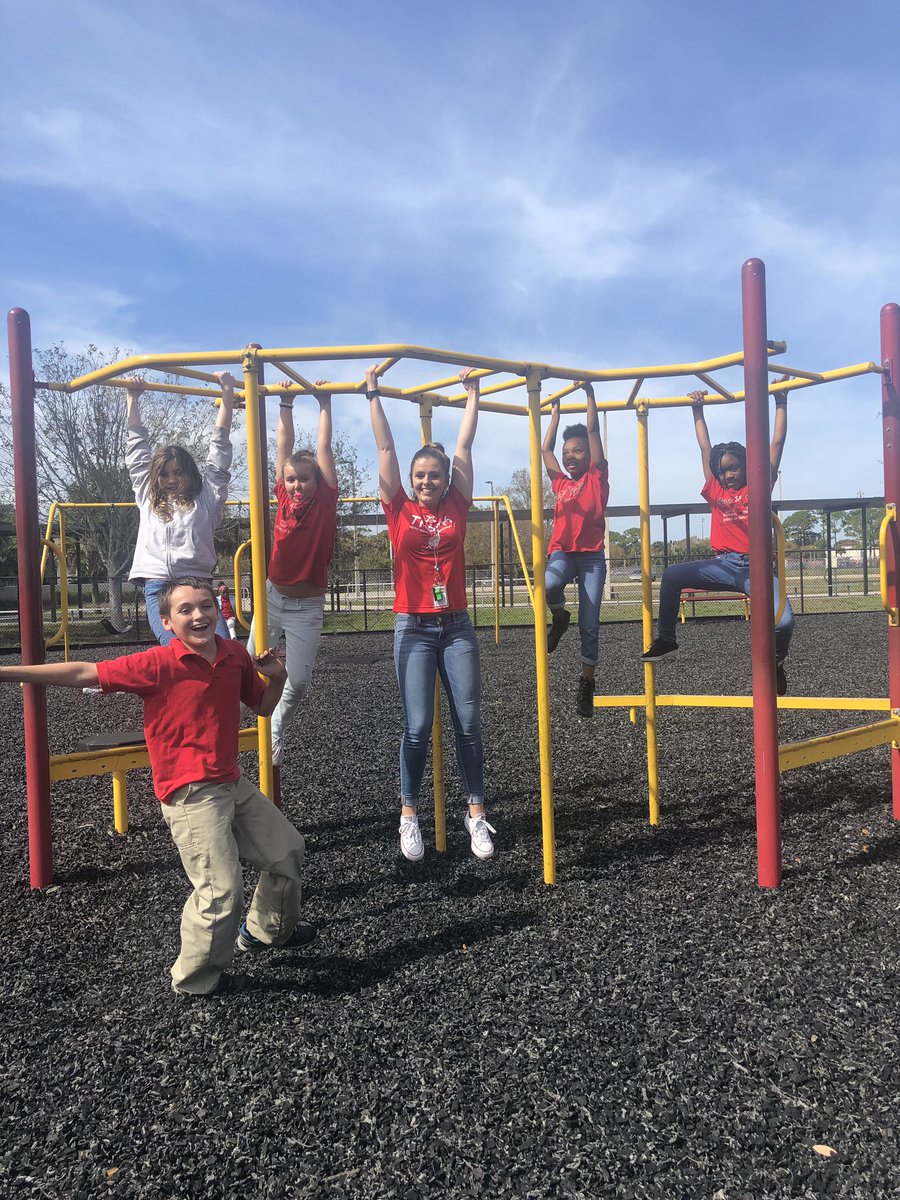BeareSummer's tweet photo. Recess Fun❤️ #LoveWhatIDo https://t.co/ifRuqEUKuE