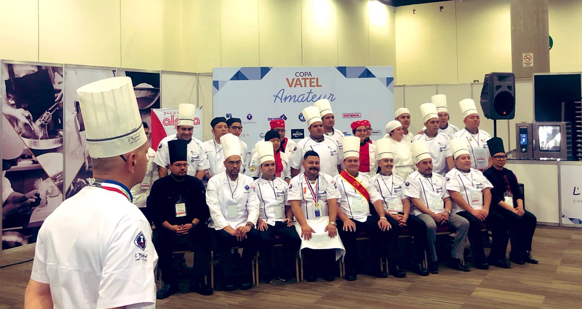 GastronomicaMex's tweet photo. El chef @Guy_Santoro junto al jurado y participantes de la #CopaVatel Amateur. ¡En breve sabremos quién ganó! #expogastronómica2019 https://t.co/GW2S2jRd8q