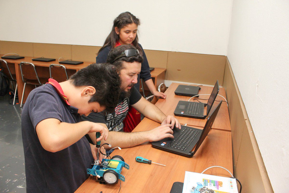 Edublock1's tweet photo. Robotica Educativa en Ñuñoa https://t.co/G0Gk1qQmxf