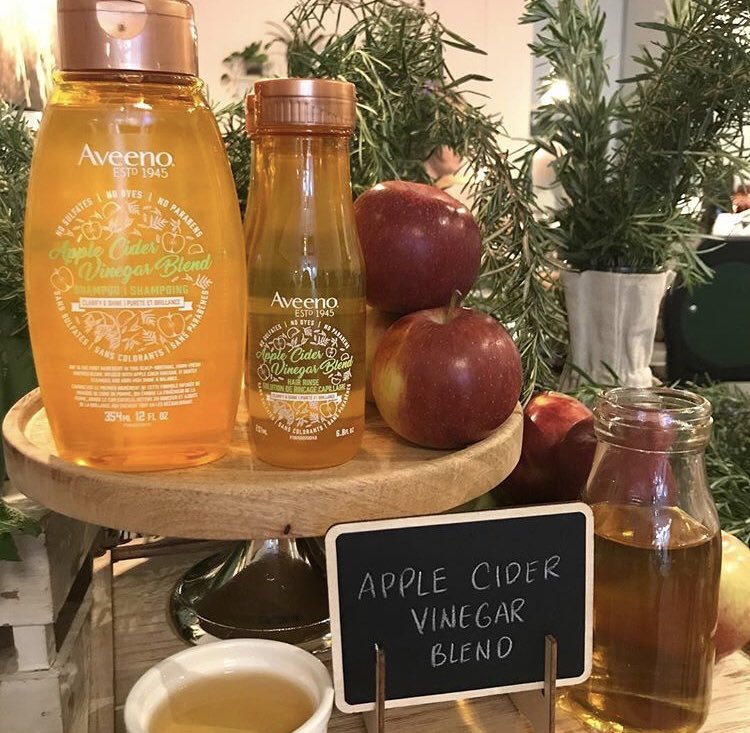 natashankpr's tweet image. Farm-to-table? More like farm-to-shower! 🍎🚿 This morning at @EarlyBirdBrew we hosted some of our favourite people for breakfast and celebrated the Canada-wide launch of Aveeno’s new hair care collections! ☺️💁🏻‍♀️ Love overnight oats? There’s a hair mask to match 🙌🏻