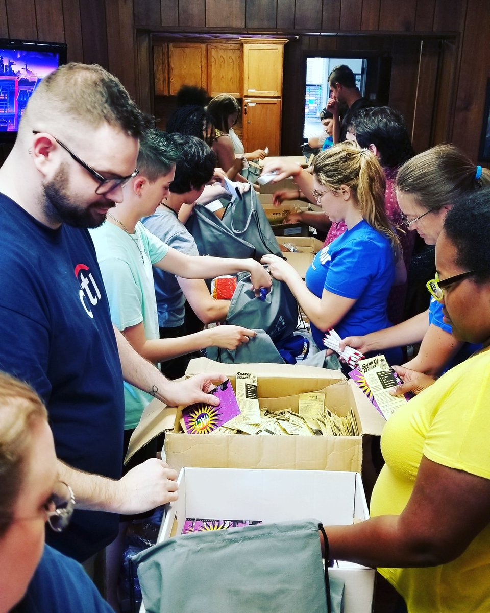 JASMYNJAX's tweet photo. Lots of friends from Citi and the community showed up to stuff #racebags for #Strides19 on 4.27. Thankful for this kind of support always! https://t.co/b1yaWguJIU for race info + reg https://t.co/JbZLBICebg