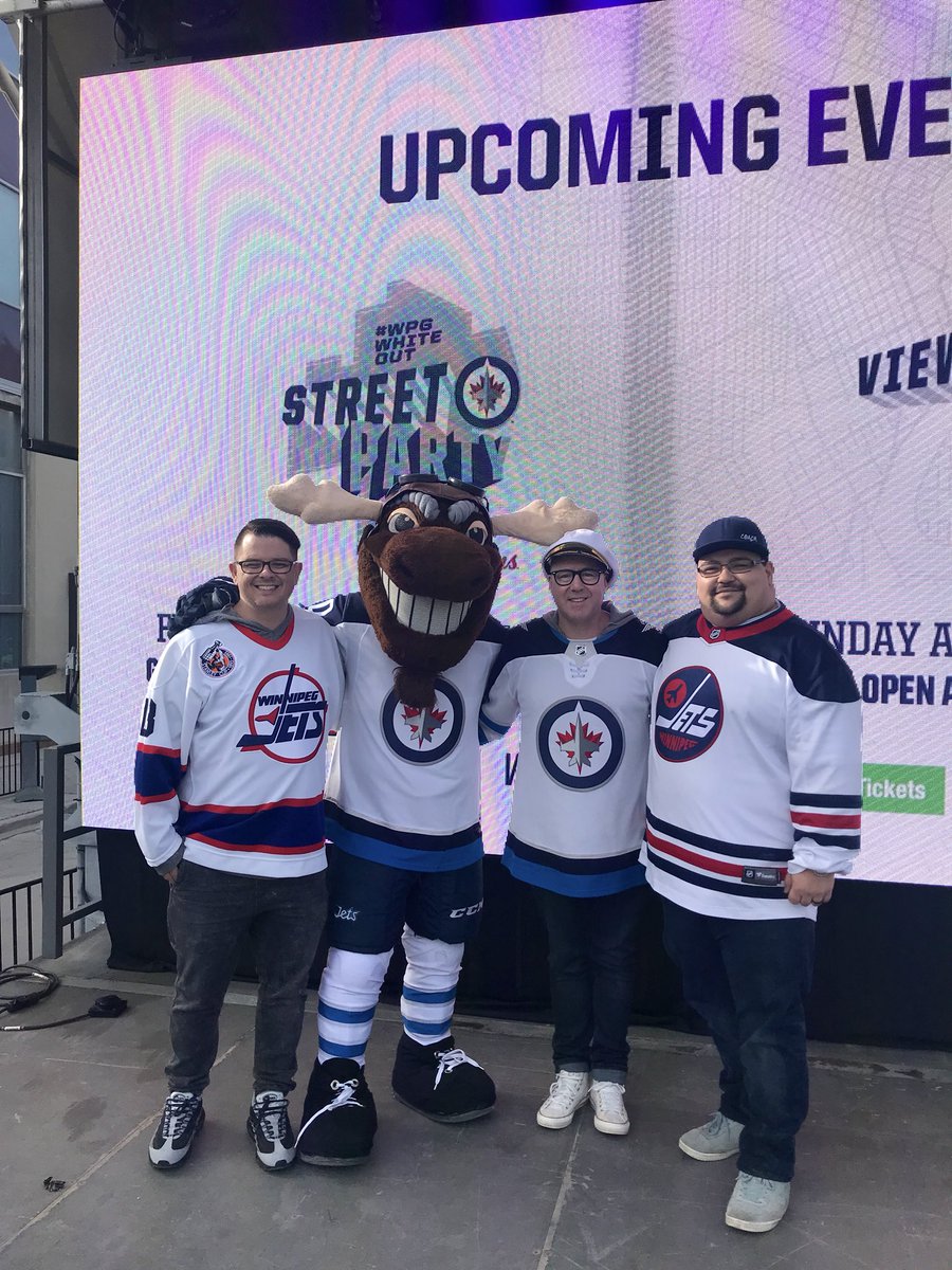 AceBurpeeShow's tweet image. Let’s go!!! #GoJetGo #WpgWhiteOut